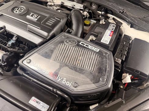 Used 2017 Volkswagen Golf R 4-Door AWD/4WD image 47
