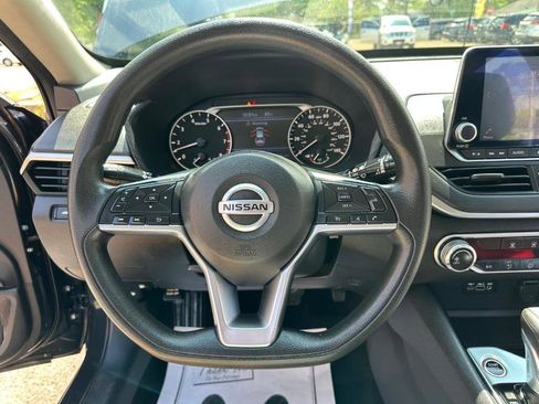Used 2021 Nissan Altima 2.5 SV FWD image 24