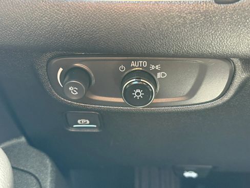 Used 2018 GMC Terrain SLE image 31