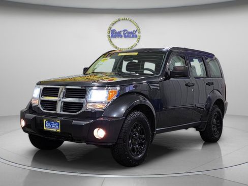 Used 2011 Dodge Nitro SE image 1
