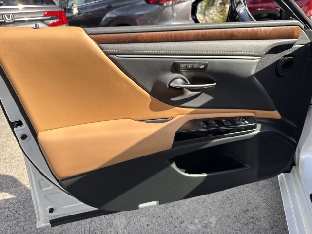 Certified 2024 Lexus ES 350 w/ Premium Package FWD image 13