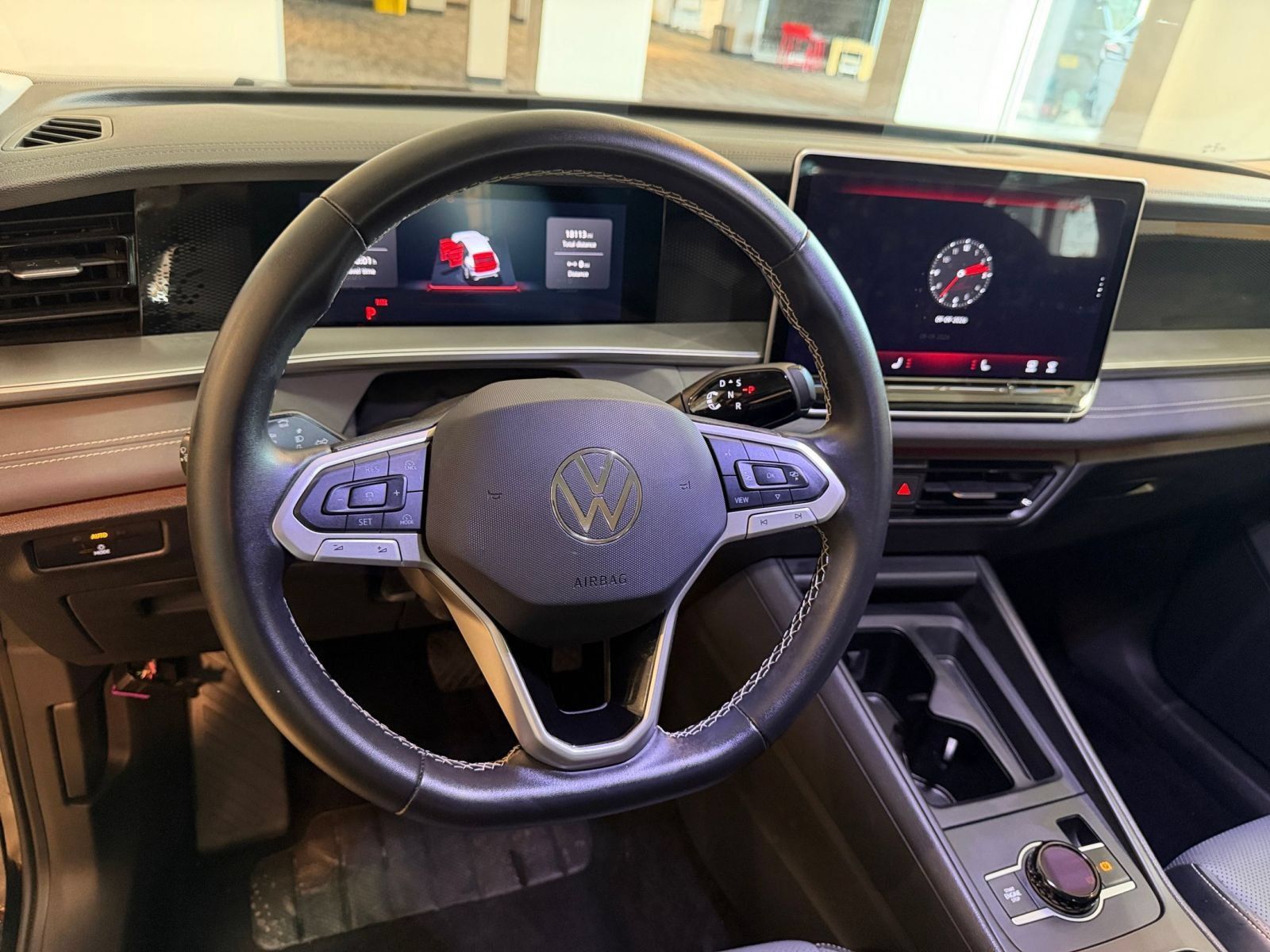 Used 2026 Volkswagen Tiguan SE FWD image 28
