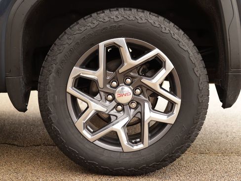 Used 2020 GMC Sierra 1500 SLE image 36