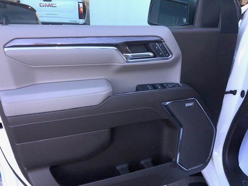 Used 2024 Chevrolet Silverado 1500 LTZ w/ Technology Package image 18