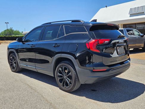 Used 2021 GMC Terrain SLT w/ Infotainment Package II FWD image 3