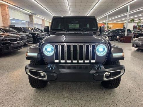 Used 2019 Jeep Wrangler Unlimited Sahara AWD/4WD image 3