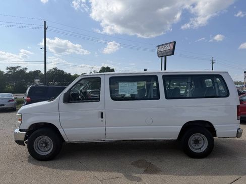 Used 2012 Ford E-350 and Econoline 350 XLT RWD image 3