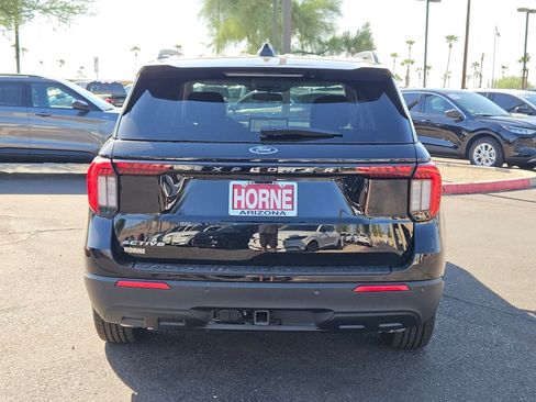 New 2025 Ford Explorer Active image 3