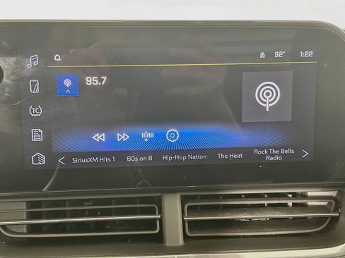 Used 2025 Chevrolet Trax LT FWD image 19
