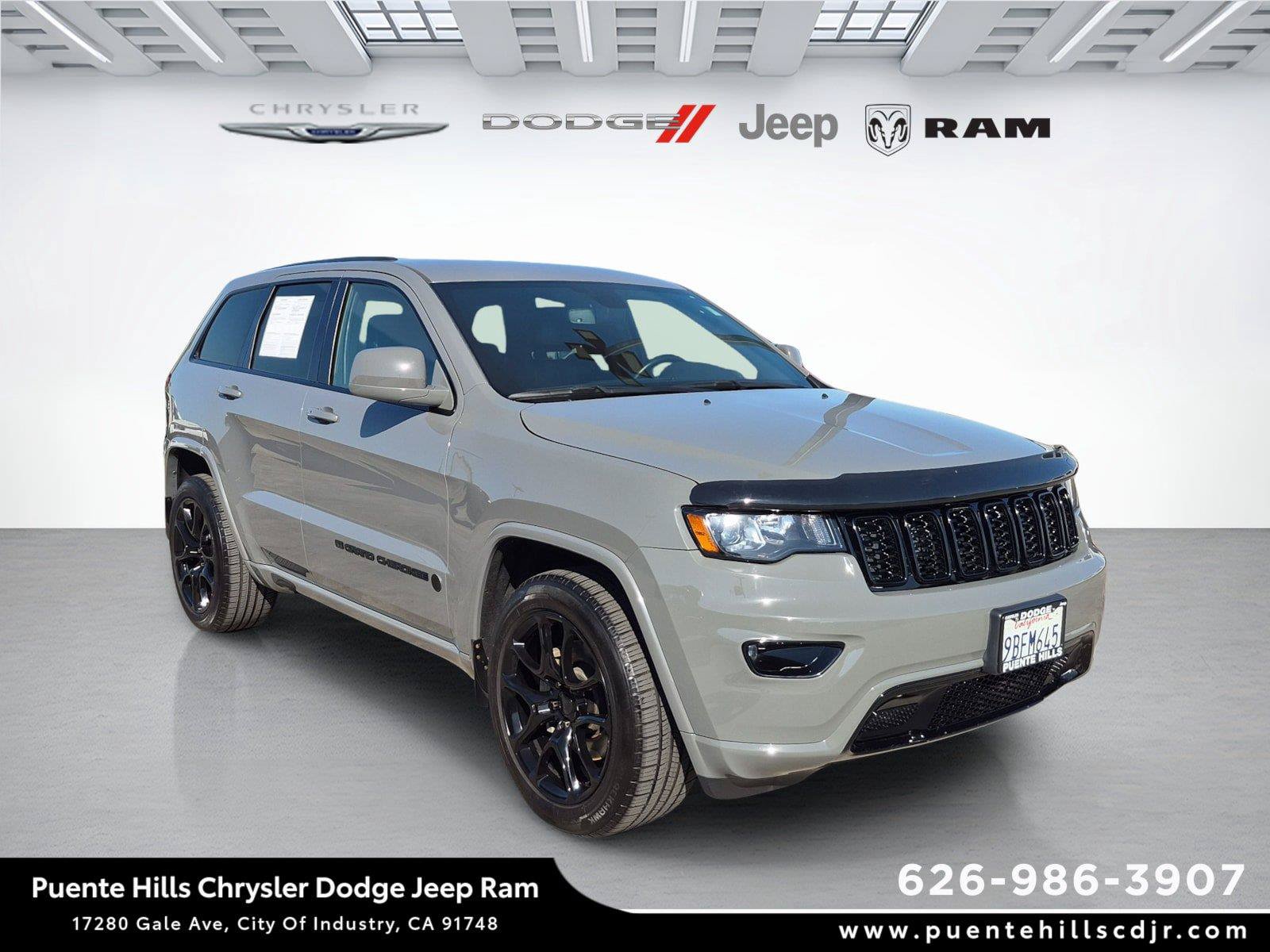 Used 2022 Jeep Grand Cherokee Laredo X RWD image 1