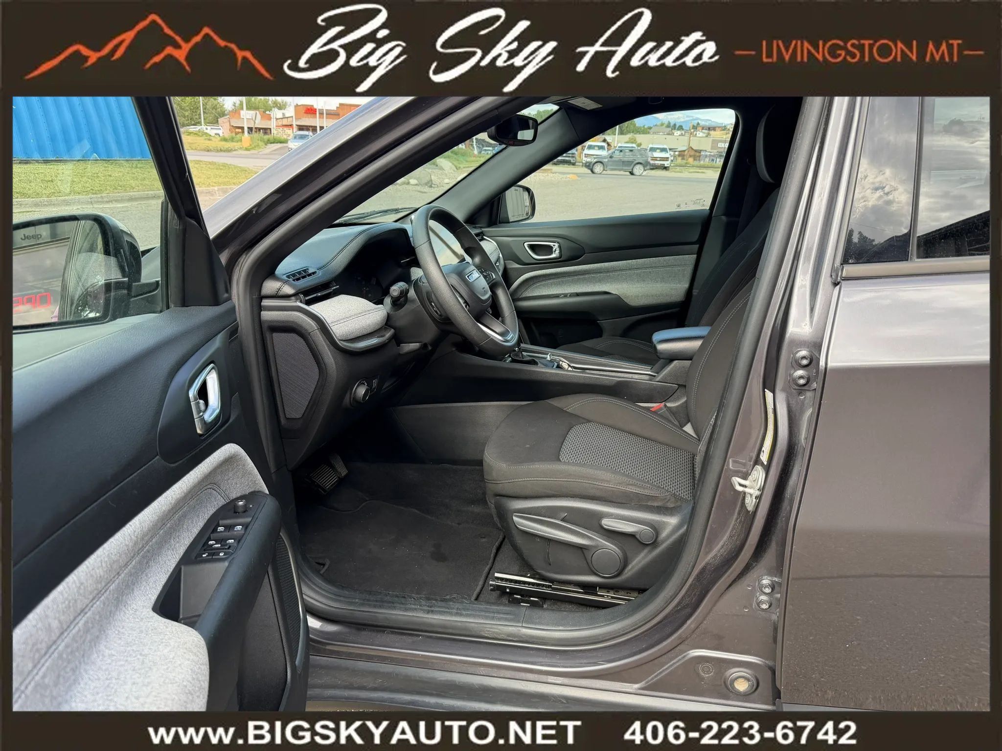 Used 2024 Jeep Compass Sport AWD/4WD image 11