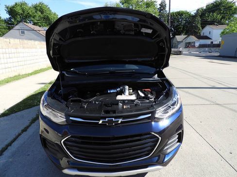 Used 2022 Chevrolet Trax LT w/ Driver Confidence Package AWD/4WD image 43