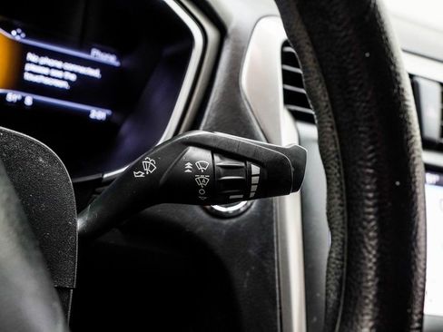 Used 2019 Ford Fusion SE image 32