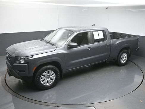 Used 2023 Nissan Frontier SV w/ Technology Package image 41