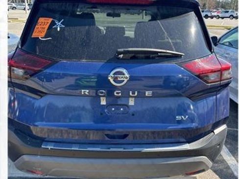 Used 2021 Nissan Rogue SV image 4
