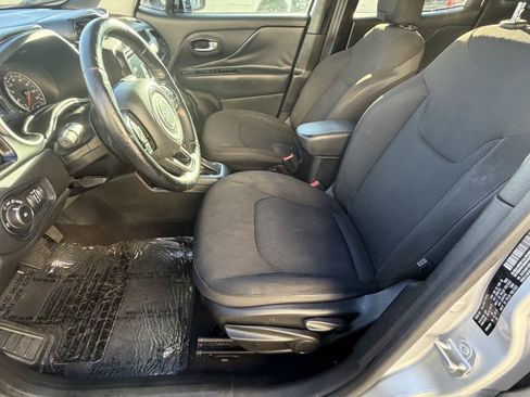 Certified 2019 Jeep Renegade Altitude w/ Quick Order Package 22M image 15