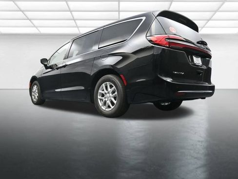 New 2026 Chrysler Pacifica Select image 22