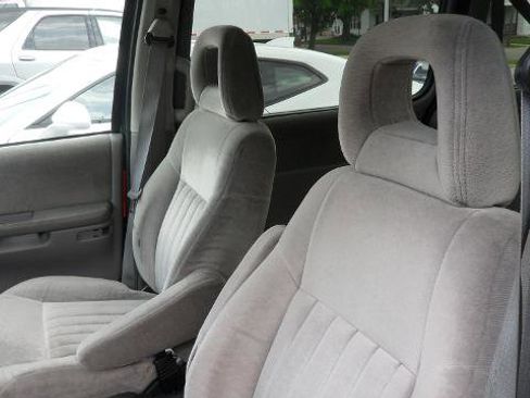 Used 1999 Pontiac Montana Extended w/ Opt Pkg image 14