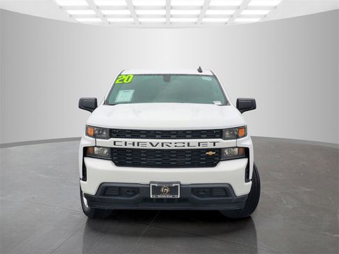 Used 2020 Chevrolet Silverado 1500 Custom w/ Custom Value Package image 2