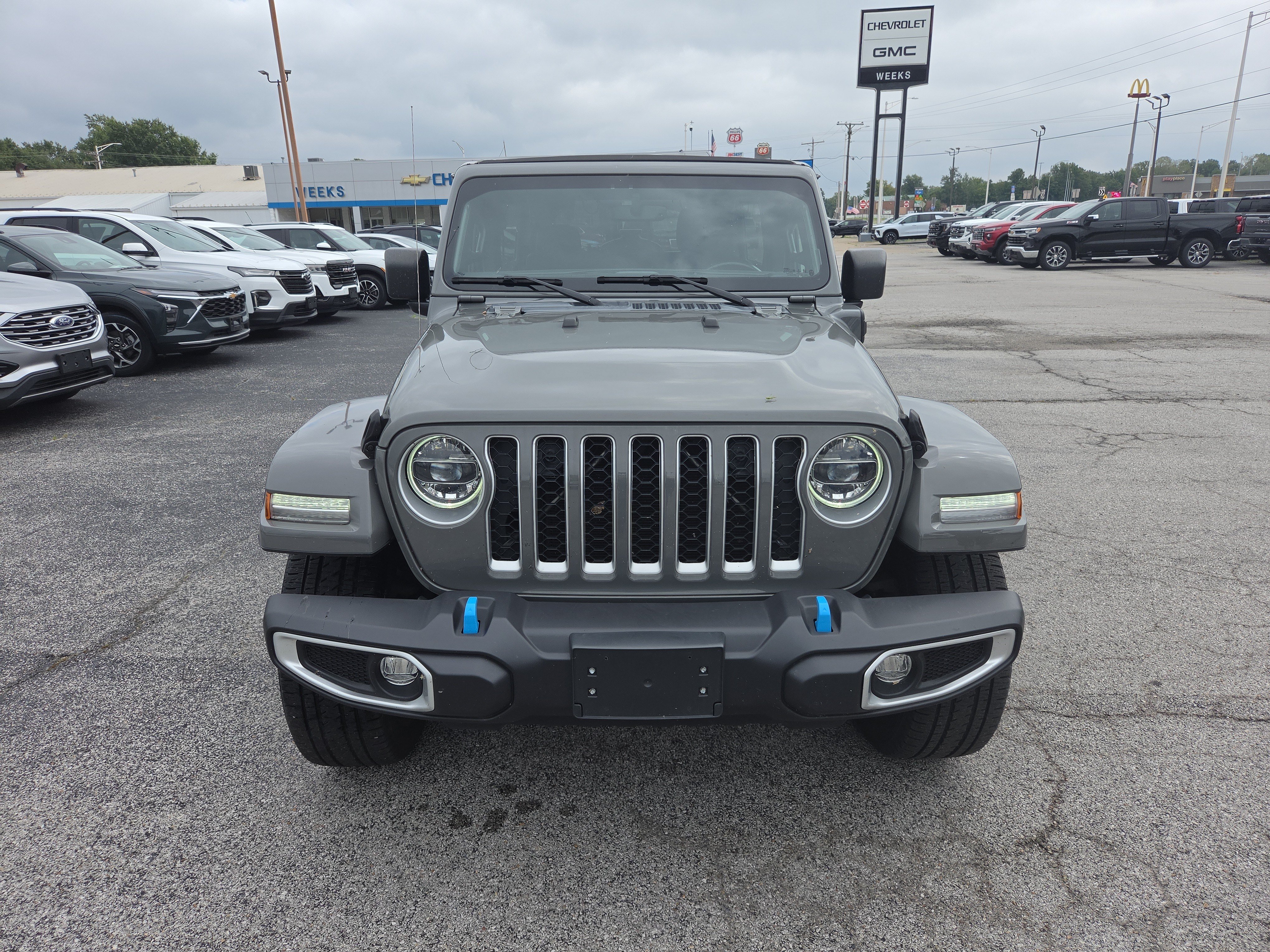 Used 2022 Jeep Wrangler Unlimited Sahara w/ Cold Weather Group AWD/4WD image 2