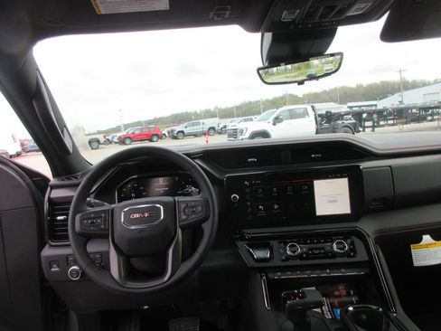 New 2026 GMC Sierra 1500 AT4 w/ AT4 Premium Package AWD/4WD image 18