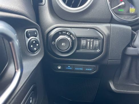 Used 2021 Jeep Wrangler Unlimited Rubicon 4xe w/ Cold Weather Group AWD/4WD image 16