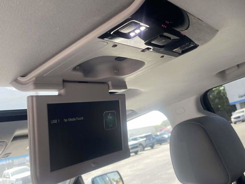 Used 2019 Chevrolet Tahoe LT image 13