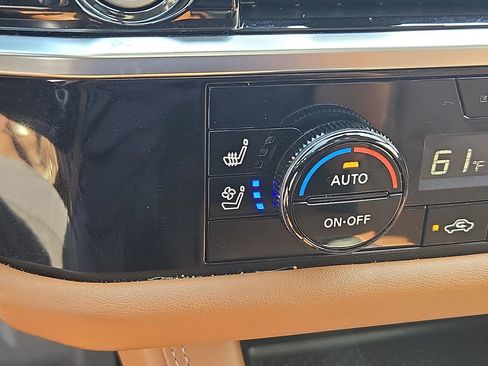 Used 2023 Nissan Pathfinder Platinum AWD/4WD image 27