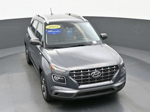 Certified 2023 Hyundai Venue Limited w/ Cargo Package image 39