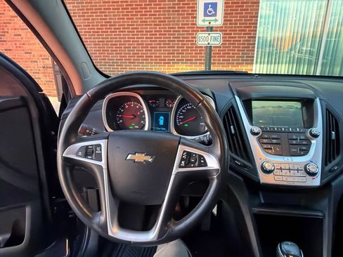 Used 2017 Chevrolet Equinox LT w/ Convenience Package FWD image 11