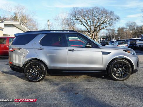 Used 2020 Land Rover Discovery Landmark image 8