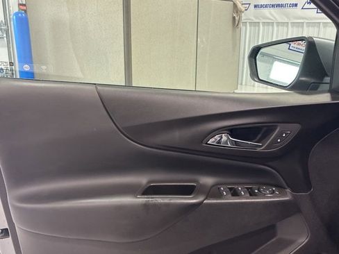 Used 2024 Chevrolet Equinox LT w/ LPO, Floor Liner Package FWD image 19