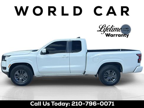 Used 2025 Nissan Frontier SV RWD image 4