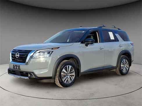 Certified 2023 Nissan Pathfinder SL image 1