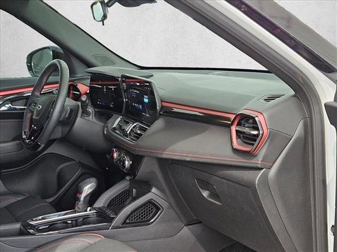 Used 2025 Chevrolet TrailBlazer RS image 19