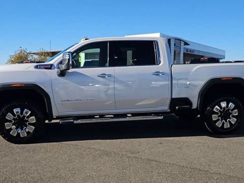 Used 2025 GMC Sierra 2500 Denali AWD/4WD image 6