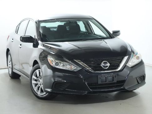 Used 2018 Nissan Altima 2.5 S w/ S Convenience Package FWD image 2