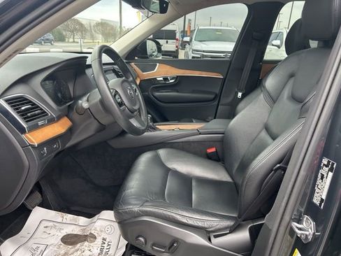 Used 2021 Volvo XC90 T6 Momentum w/ Protection Package Premier image 15