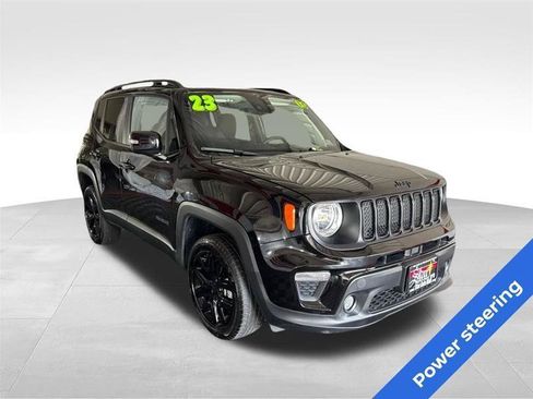 Used 2023 Jeep Renegade Altitude w/ Sun/Sound Group AWD/4WD image 3