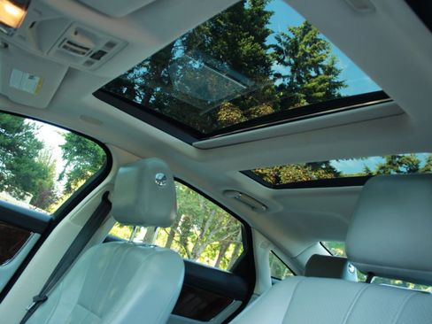 Used 2012 Jaguar XJ RWD image 29