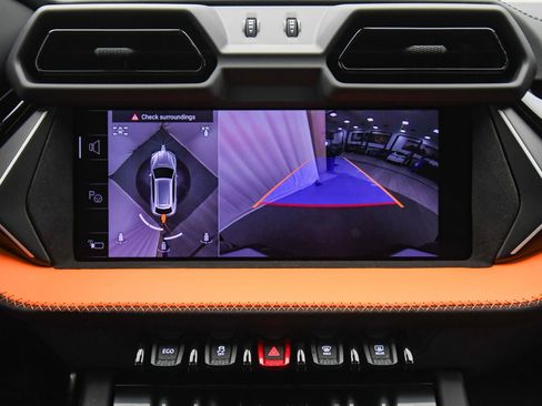 Used 2025 Lamborghini Urus SE image 43