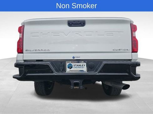 Used 2024 Chevrolet Silverado 2500 Custom w/ Custom Value Package image 4