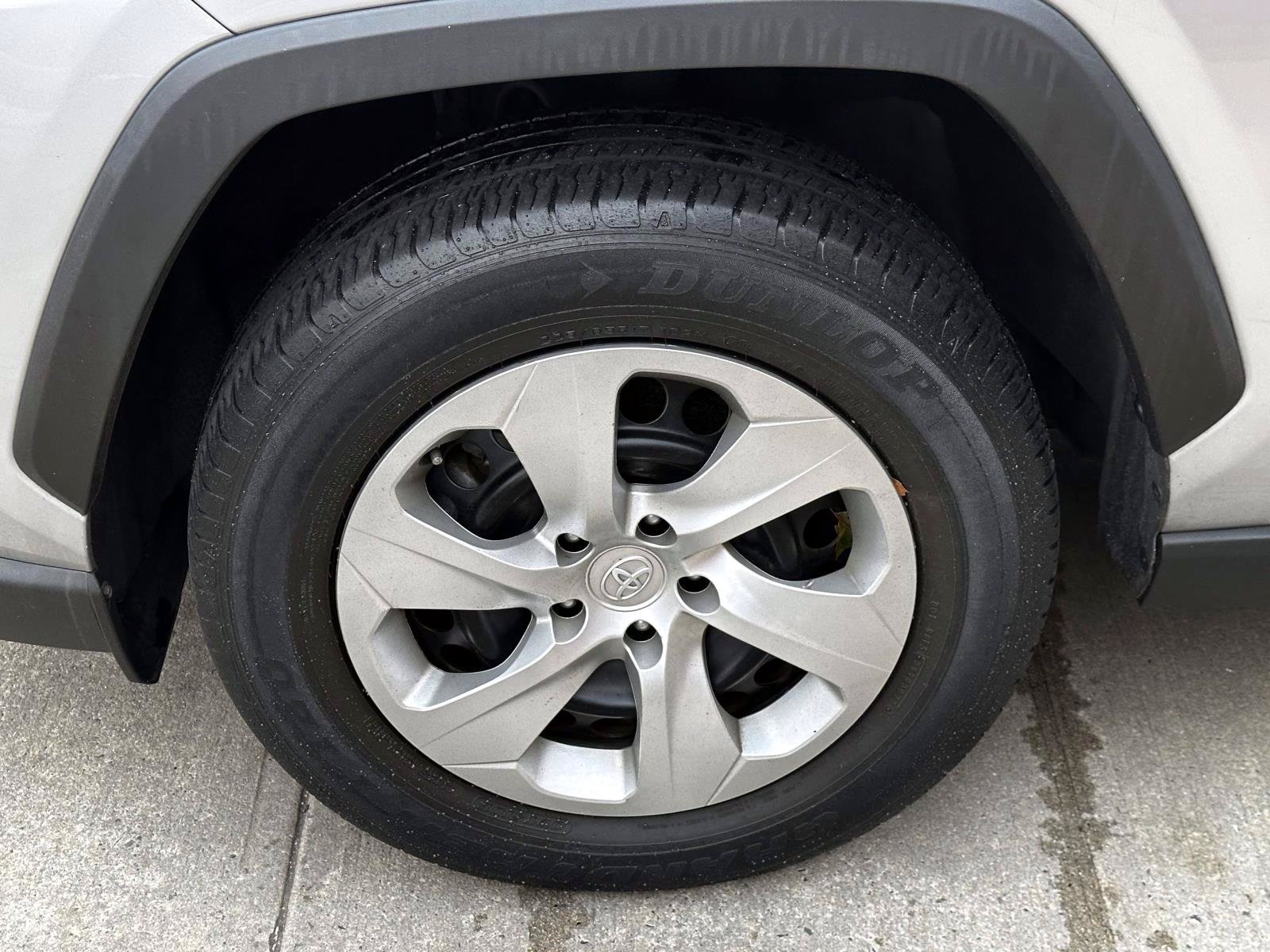 Certified 2023 Toyota RAV4 LE AWD/4WD image 9