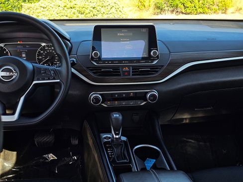 Used 2023 Nissan Altima 2.5 SV FWD image 22