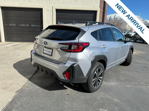 Used 2024 Subaru Crosstrek 2.0i Premium image 7