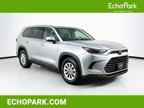 Used 2025 Toyota Grand Highlander AWD image 1