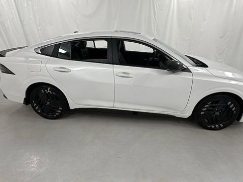 New 2026 Nissan Sentra SR w/ SR Premium Package FWD image 2