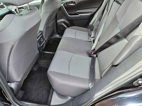 Used 2025 Toyota RAV4 XLE AWD/4WD image 13