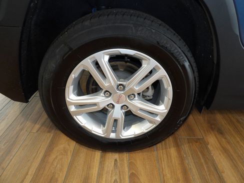 Used 2024 GMC Terrain SLE AWD/4WD image 5