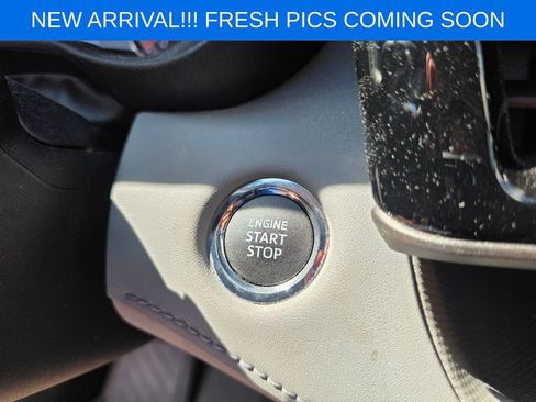 Used 2022 Toyota Highlander LE FWD image 13